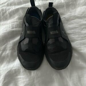 Nike Kids Black Slip On Sneakerskers